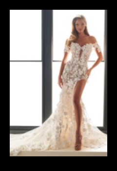 Enchanting Elegance: Νυφική ​​ενδυμασία που ταιριάζει σε μια βασίλισσα