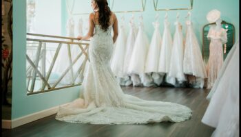 Graceful Glamour: Αποκαλύπτοντας την τέλεια συλλογή νυφικών ενδυμάτων