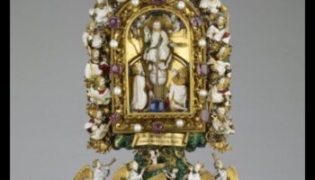 Treasures from Afar: Cultural and Global Gift Inspirations